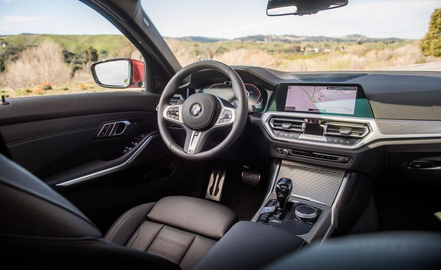 Интерьер BMW 330i M Sport xDrive (G20) 2019 года  (NA) (фото 4 из 27)